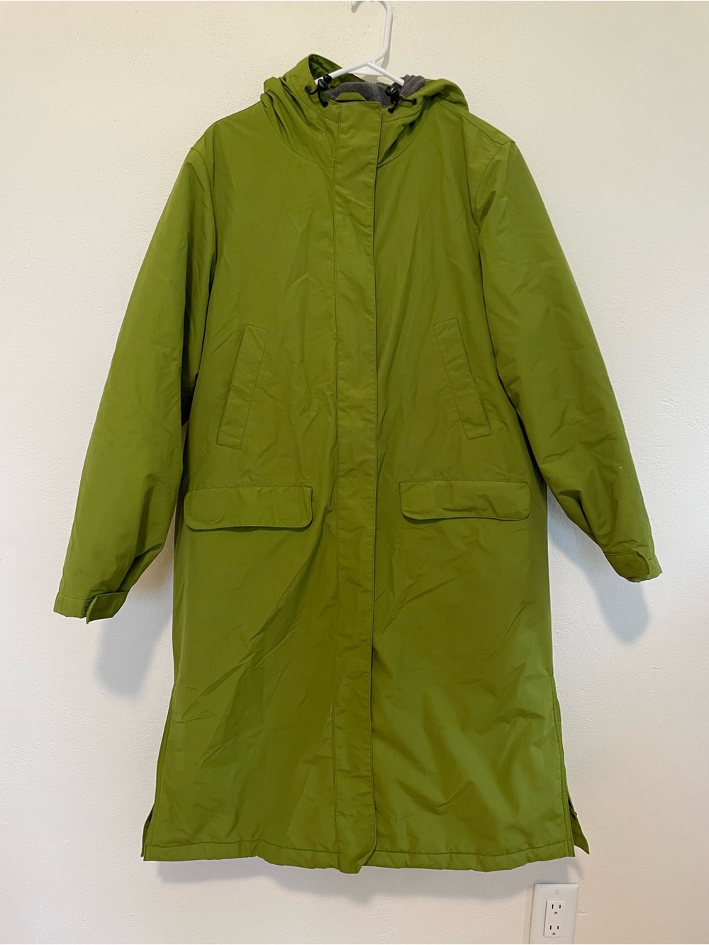 🫒 Lands' End Olive Green parka with Hood
Size: L
